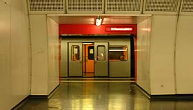 U1 Station Südtiroler Platz
